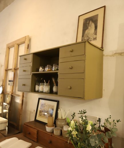 étagère murale à tiroirs