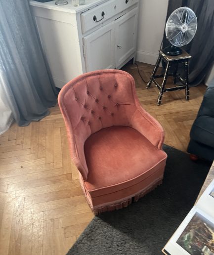 fauteuil crapaud capitonné